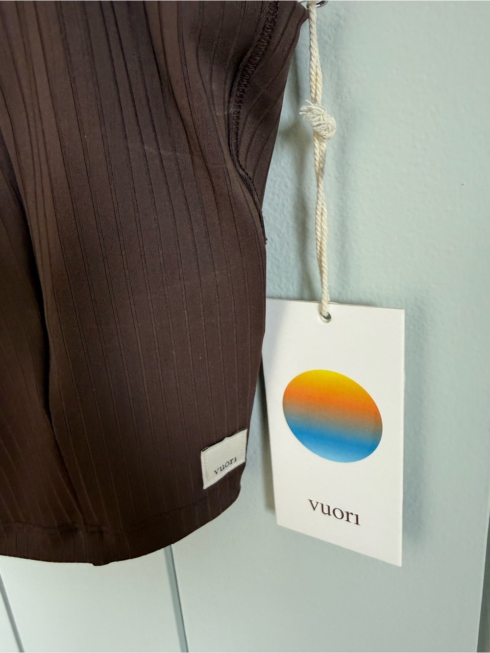 New Vuori Inversion Rib Support Tank Size Medium Java Color - Picture 2 of 8